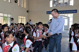 Quỹ sữa Vươn cao Việt Nam 2021 của Vinamilk sẽ có thêm 31.000 ly sữa từ sự tham gia của cộng đồng