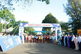 Gần 1.500 vận động viên chinh phục đỉnh núi Bà Rá cùng Number 1 Active