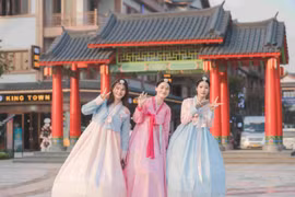 Chuyến du lịch ‘vòng quanh thế giới’ tại vũ trụ vui chơi - giải trí phía Đông Hà Nội