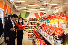 Phó Thủ tướng Singapore thăm cửa hàng WIN của Tập đoàn Masan