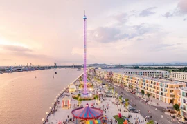 Cẩm nang 'đu Idol' tại Road to 8WONDER tại 'đảo tỷ phú'