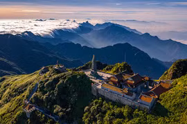 Đến Fansipan trải nghiệm hoạt động văn hóa tín ngưỡng đậm bản sắc Việt Nam