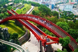 Du xuân qua ba miền đất nước cùng cặp đôi 'Yêu nhầm bạn thân'