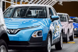 Khách Việt sốt sắng trước cơ hội vàng sở hữu ‘xe quốc dân’ VF 5 Plus