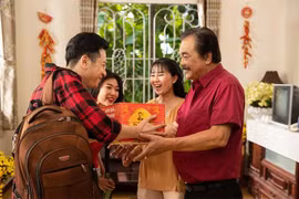 Trà Dr Thanh gây xúc động với món quà sức khỏe tri ân cha mẹ ngày Tết 