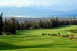 Hội mê golf truyền tai nhau những điểm check-in siêu hot hè này