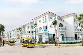 Sun Grand City Feria - Bức họa Tây Ban Nha sống động bên vịnh di sản