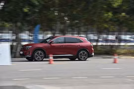 Chuyên gia nhận định sau khi ‘test’ xe điện VF 8: Ổn định tuyệt vời ở vận tốc 175km/h