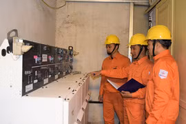 Đảm bảo điện phục vụ Đại hội lần thứ XVII Đảng bộ thành phố Hà Nội và lễ kỷ niệm 1010 năm Thăng Long Hà Nội