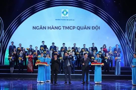 MB được vinh danh “Ngân hàng tiêu biểu về tín dụng xanh” và “Ngân hàng đồng hành cùng doanh nghiệp SME”