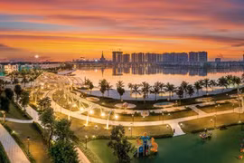 Trải nghiệm mùa đông đầu tiên tại “Thành phố biển hồ” giữa lòng Hà Nội