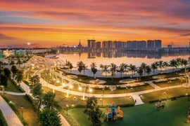 Trải nghiệm mùa đông đầu tiên tại “Thành phố biển hồ” giữa lòng Hà Nội