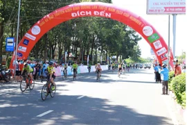 Number 1 Chanh, Dâu tiếp sức vận động viên tại chặng 3 Giải xe đạp truyền hình Bình Dương lần thứ IX