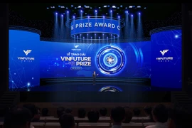 Tượng đài rock thế kỷ 21 Imagine Dragons và những màu sắc mới tại Lễ trao giải VinFuture 2024