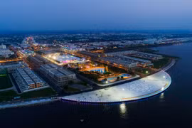 Hành trình vươn ra biển lớn bằng những công trình lấn biển ấn tượng