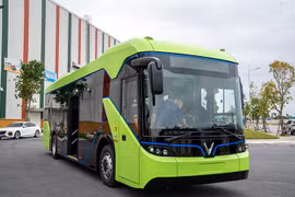 Vingroup chính thức chạy thử nghiệm xe buýt điện VinFast