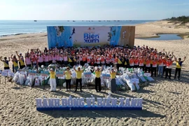 'Cùng hành động vì biển xanh': Hành trình của 10.000 trái tim lan tỏa thông điệp sống xanh