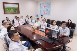 Trắng đêm ghép gan cấp cứu, đưa người bệnh thoát lưỡi hái tử thần