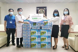 Cô Gái Hà Lan tiếp tục mang 450.000 ly sữa yêu thương, tiếp sức cho tâm dịch vững vàng