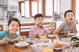 Khảo sát SEANUTS II: Trẻ uống sữa vào bữa sáng tăng hấp thu canxi hơn 2 lần và vitamin D hơn 4 lần so với trẻ không uống sữa