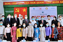 Tỉnh Đồng Nai: 340 học sinh hiếu học nhận học bổng từ quỹ “Cho em đến trường”
