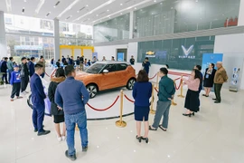 Ô tô có còn là giấc mơ xa vời của người trẻ?