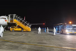 Chuyện chưa kể ở sân bay tư nhân lần đầu tiên đóng cửa phòng dịch 