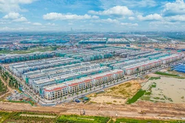 Khách hàng liên tiếp nhận bàn giao shophouse tại Vinhomes Ocean Park 2 – The Empire