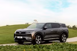 Chủ xe VF 9: Xe siêu sang cũng không bằng VF 9, giá ngon, được chăm sóc như 'chủ tịch'