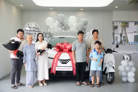 Khách hàng VinFast mua 1 được 2: Chưa kịp chạy đã 'lời'