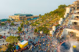 Tây Ninh cán mốc 1 triệu lượt khách đi cáp treo lên núi Bà Đen trong dịp đầu xuân