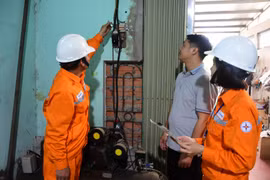EVNHANOI đẩy mạnh tăng cường nhận thức với người sử dụng điện về An toàn sau công-tơ