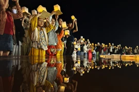 Lên núi Bà Đen, Tây Ninh dâng đăng tạ lễ cuối năm vào thứ 7 hàng tuần