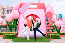 ‘Xin vía’ ngày Valentine, giới trẻ đổ về Ocean City tận hưởng thiên đường tình yêu ngọt lịm tim