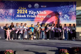 Núi Bà Đen vượt mốc 5 triệu lượt khách đi cáp trong trong ngày cuối cùng của năm 2023