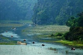 Phổ cập “hộ chiếu vắc xin”, du lịch miền Bắc khởi sắc