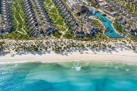 Các “ông lớn” quản lý khách sạn đổ bộ, kích hoạt du lịch Bãi Kem