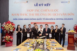 Hợp tác giữa Cảng HKQT Vân Đồn và Crystal Holidays: Thúc đẩy giao thương quốc tế tại Đặc khu kinh tế Vân Đồn