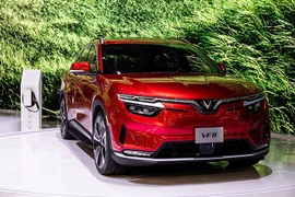Doanh nghiệp Mỹ đặt mua 100 xe điện VinFast tại CES 2022