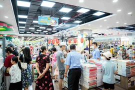 Du khách đổ xô tới TTTM Vincom vui chơi, mua sắm dịp nghỉ lễ 2/9