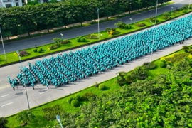 Dịch vụ vận chuyển bằng xe máy điện Xanh SM Bike ra mắt tại Hà Nội