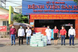 Mộc Châu Milk trao tặng hơn 50.000 sản phẩm sữa tươi tới người dân và lực lượng tuyến đầu phòng chống dịch Covid-19