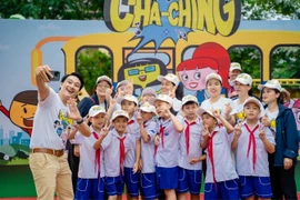 Những người thầy đam mê mang kiến thức tài chính đến với trẻ em Việt