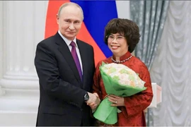Anh hùng Lao động Thái Hương được Tổng thống Liên bang Nga Vladimir Putin trực tiếp trao tặng Huân chương Hữu nghị