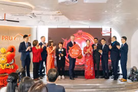 Prudential nhân rộng mô hình trung tâm chăm sóc khách hàng mới tại Lotte Mall Tây Hồ