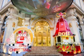 Khám phá Giáng sinh 'Season of Love' có ‘1-0-2’