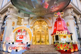 Khám phá Giáng sinh 'Season of Love' có ‘1-0-2’