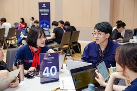 Sinh viên năm nhất được trả lương nghiên cứu khoa học