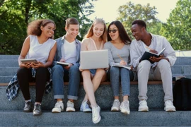 Mùa du học đến gần, không còn nỗi lo phí chuyển tiền