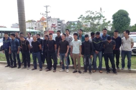 Huy động 7 xe ô tô, 30 "anh chị" định về dằn mặt trai xã